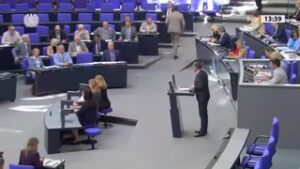 “Finger weg von unseren Kindern!” – Tino Chrupalla – AfD