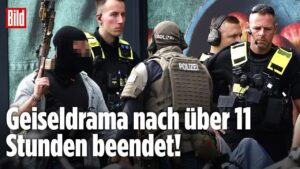 GEISELNAHME IN BERLIN: Hier wird der Täter abgeführt! Messer-Mann mit Taser überwältigt!