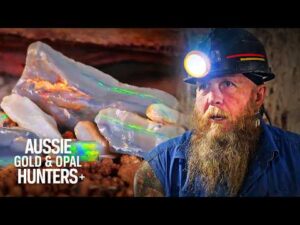 Aussie Gold & Opal Hunters+ – The Blacklighters Brave Collapsing Roof To Pull Out $24,000 In Crystal Opals! | Outback Opal Hunters
