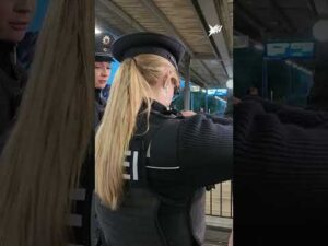 Kurzgesagt – In a Nutshell – Ohne Ticket erwischt: Erster Einsatz für Polizeiazubi Melissa | stern TV