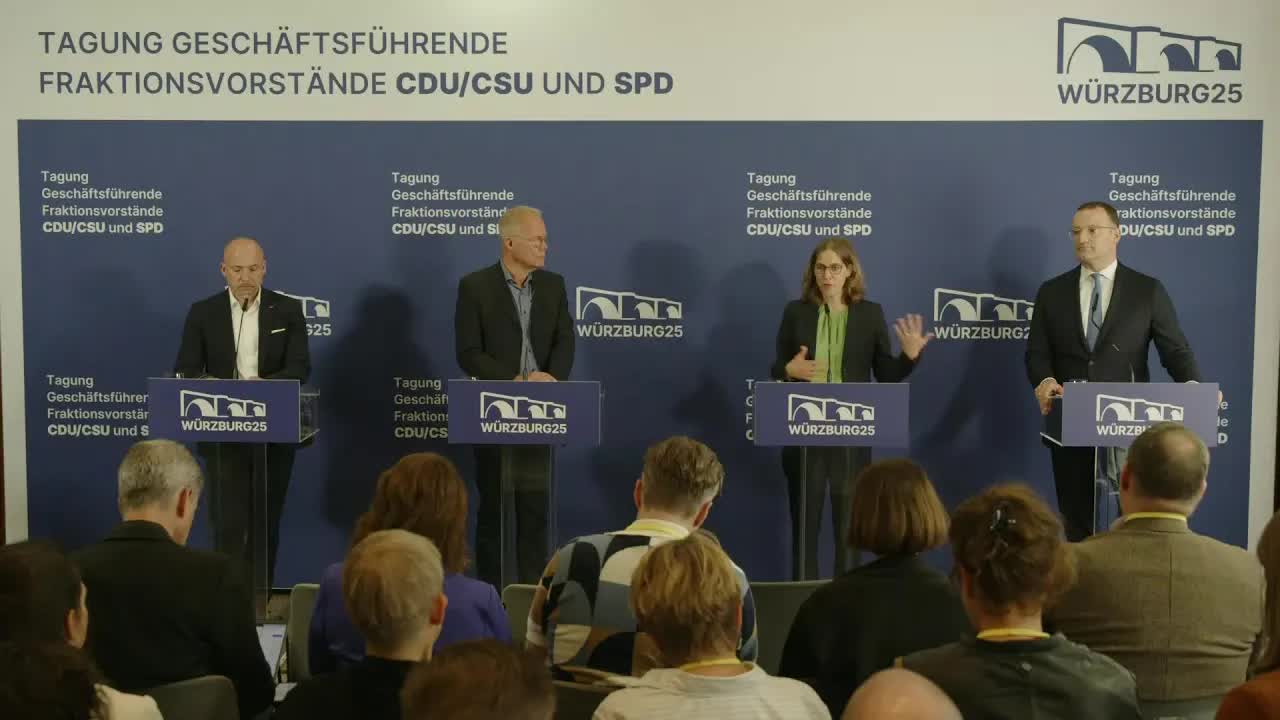 Pressekonferenz der drei Vorsitzenden mit Wirtschaftswissenschaftlerin Nicola Fuchs-Schündeln